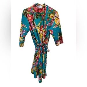 Sandy Waters women’s floral gorgeous turquoise kimono robe size medium large